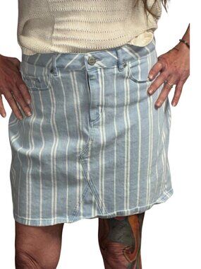 Sz.8*LOFT*Light Blue/White Vertical Striped denim Mini Skirt